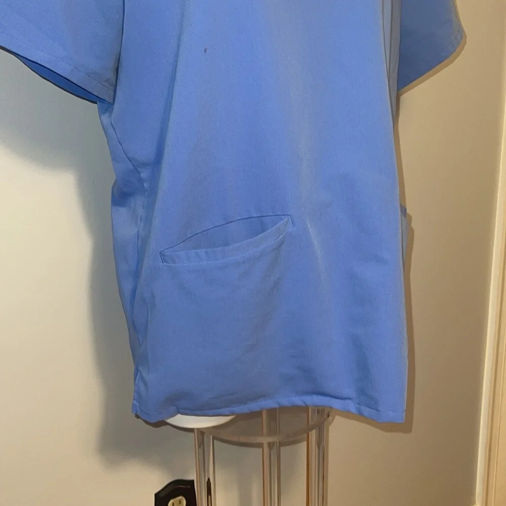 Figs Technical Collection ladies XL Light blue scrub top.